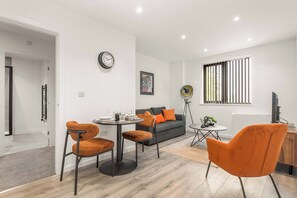 Interior - Bright & Spacious 1 Bedroom Apartment in Leeds (Leeds)