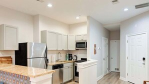 Classic Studio, City View | Dapur peribadi