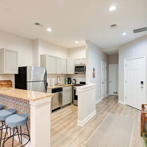 Classic Studio, City View | Private kitchen - 718 Sansom Street  (Philadelphia)