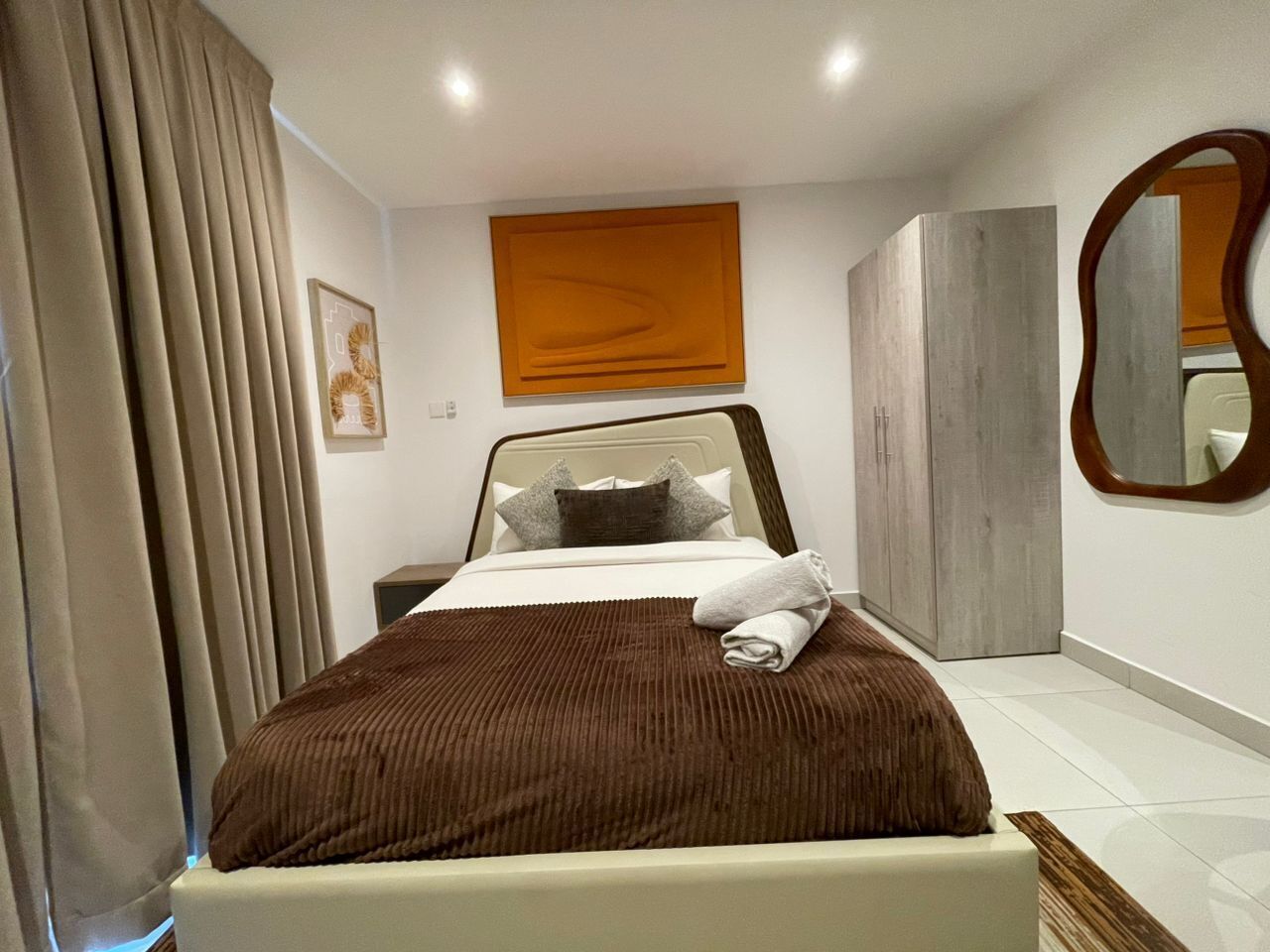 Deluxe Studio Suite, Balcony, Courtyard View | Blackout curtains, iron/ironing board, free WiFi