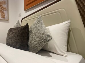 Deluxe Studio Suite, Balcony, Courtyard View | Blackout curtains, iron/ironing board, free WiFi - Bantree Apartment by Cozy (Accra)