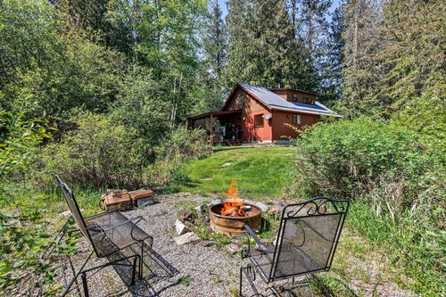 Little Sand Creek Chalet w/ Hot Tub