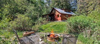 Little Sand Creek Chalet w/ Hot Tub