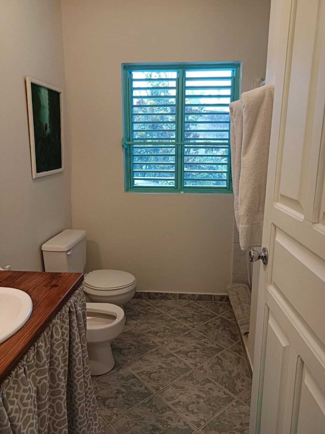 Villa superior | Baño | Regadera, secadora de cabello, toallas, jabón 