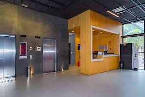 Deluxe Studio | Lobby