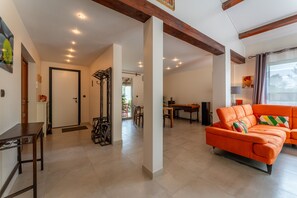 TV, stereo - La Villa du Chêne - Avec Piscine Privée (Nimes)
