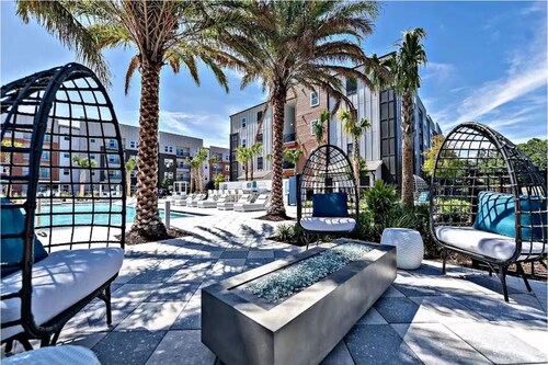 Beach Bliss Awaits: Cozy 1-Bedroom Retreat, Just Steps from the Shore!"