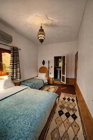 In-room safe, free WiFi