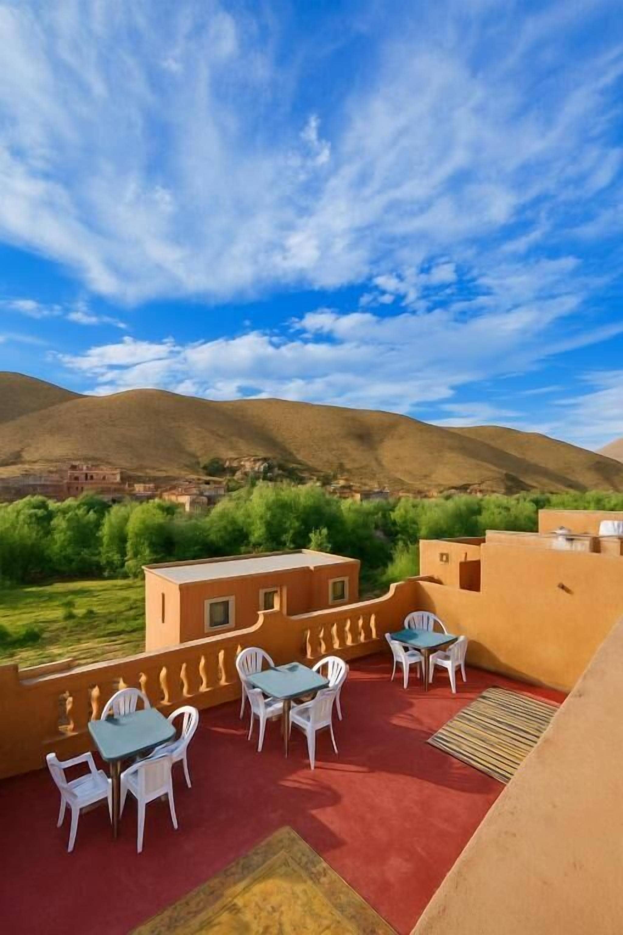 تناول الطعام بالخارج