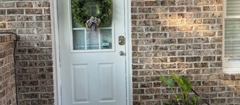 The Corner Suite-Close to The Dawgs’ Classic City