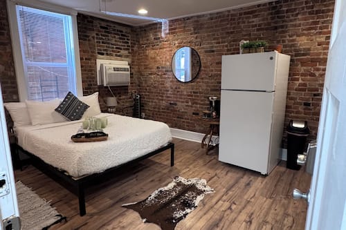 Literie de qualité, lit avec matelas en mousse à mémoire, coffre-fort