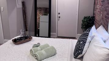 Premium bedding, in-room safe, individually decorated, laptop workspace