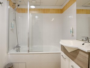 Apartment | Bathroom - Comfortable Studio for 2 by the Marne (Nogent-sur-Marne)