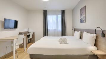 Apartment | 1 bedroom, bed sheets