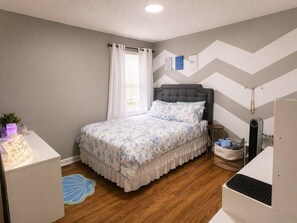 Desk, iron/ironing board, WiFi, bed sheets - World Cup Retreat | Pool • Sleeps 8 • KC (Kansas City)