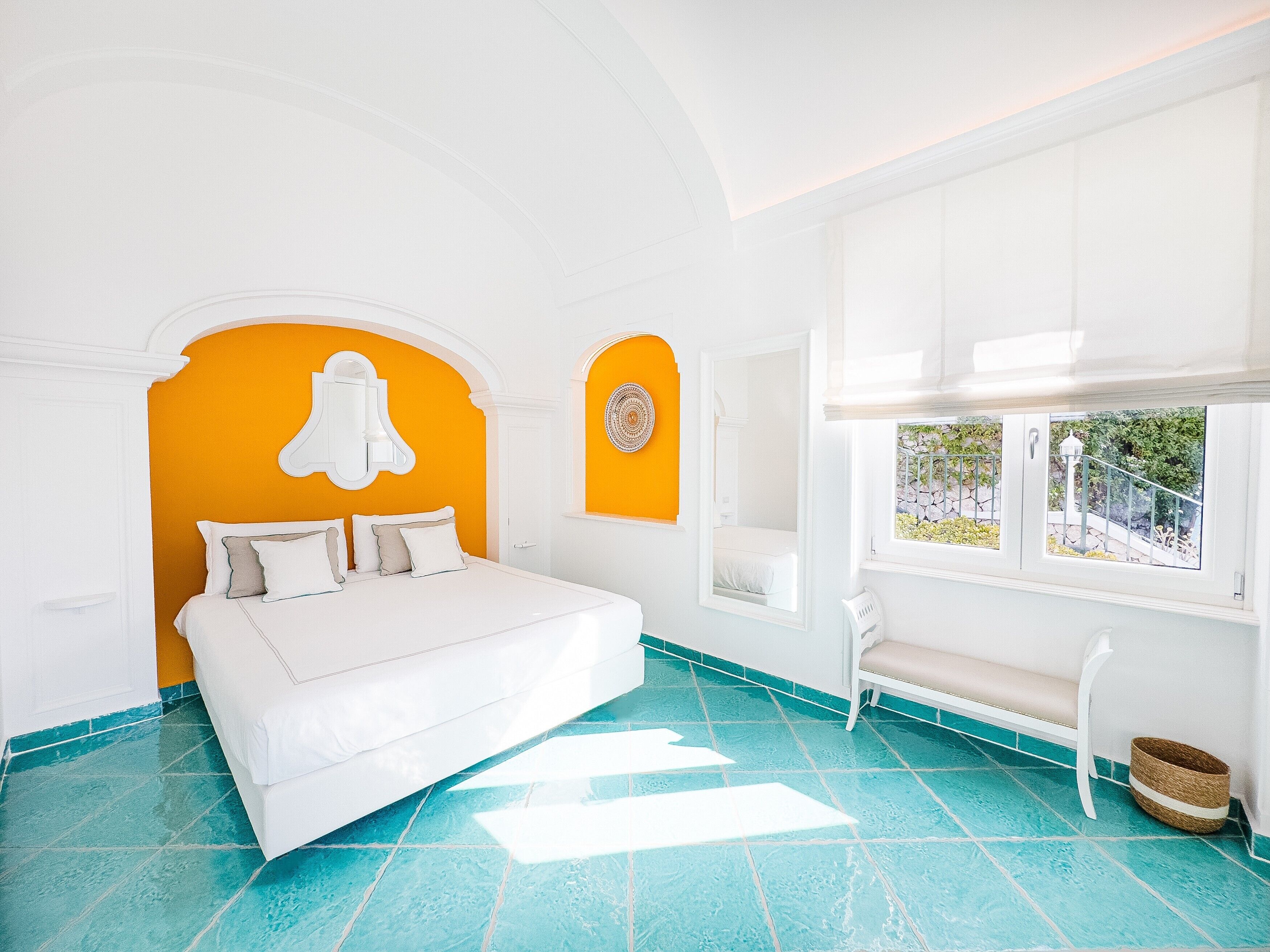 Doppia Deluxe, balcone, vista mare | Frigobar, cofres nos quartos, escrivaninha, quartos à prova de som