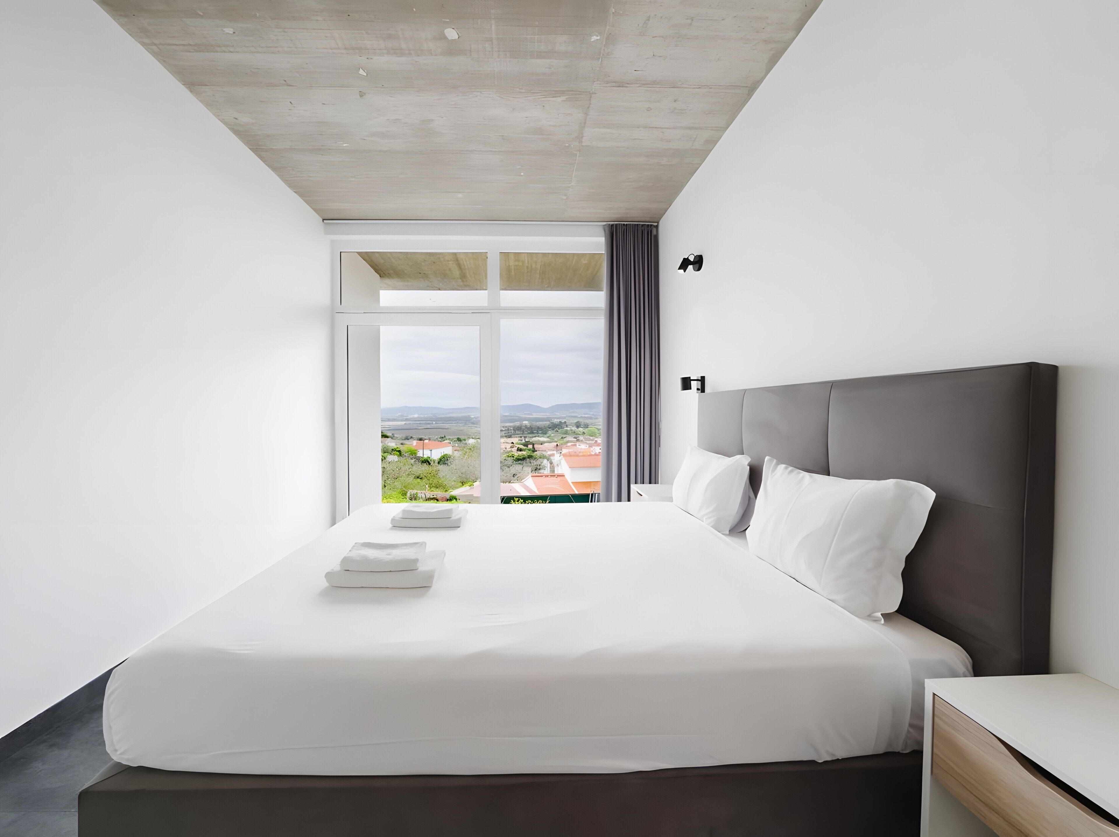 Ferros/tábuas de passar roupa, Wi-Fi, roupa de cama