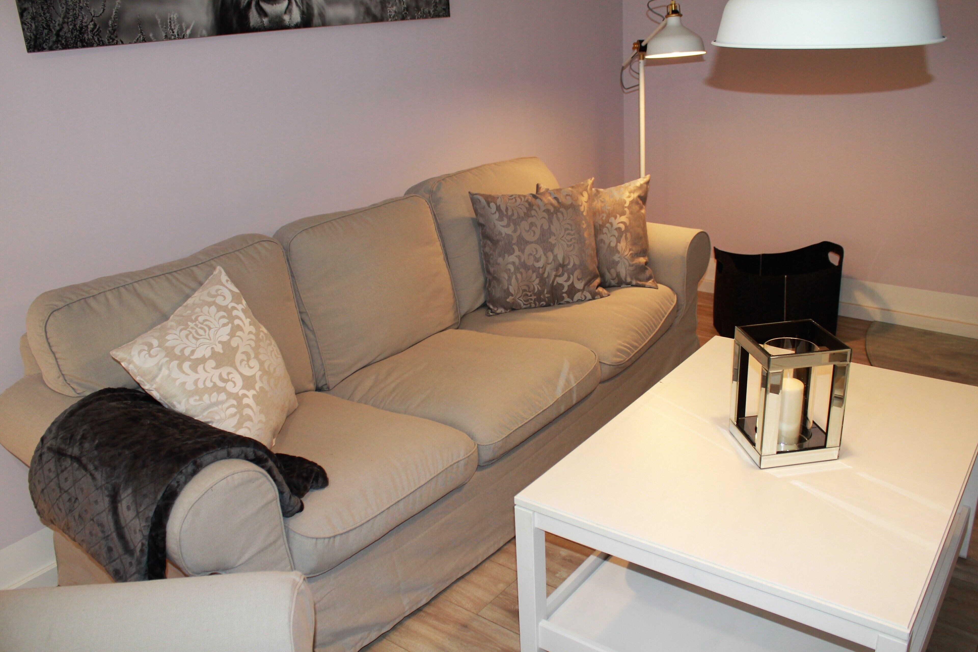Smart-TV, peis, filmbibliotek og stereoanlegg