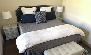 Iron/ironing board, Internet, bed sheets - Elegance in the Hill Country (Kerrville)