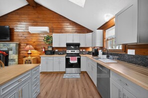 Fridge, microwave, oven, stovetop - Pocono Log Cabin | Hot Tub, Games & Firepit (Long Pond)