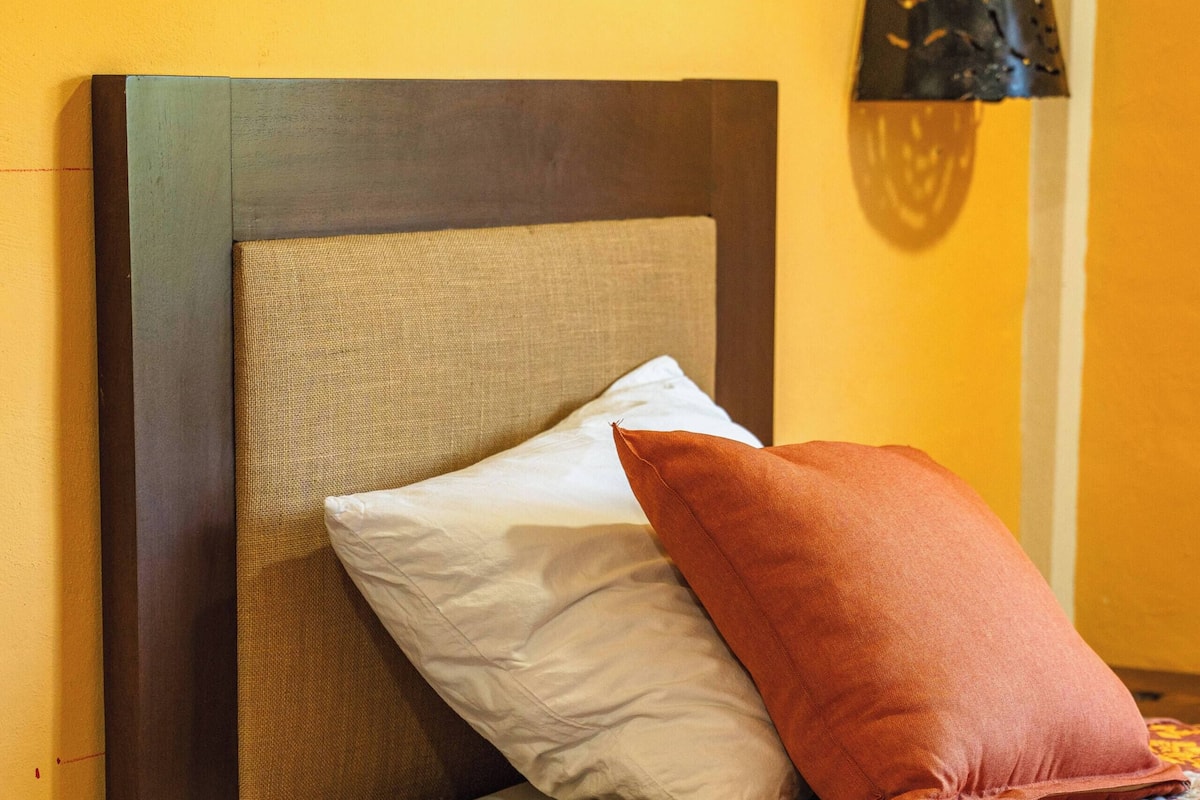 Comfort Triple Room, Balcony | Down comforters, iron/ironing board, free WiFi