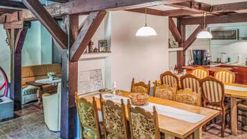 House | Dining