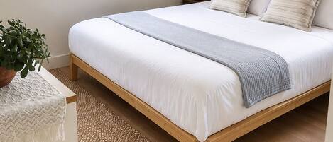 3 habitaciones, tabla de planchar con plancha, wifi y ropa de cama