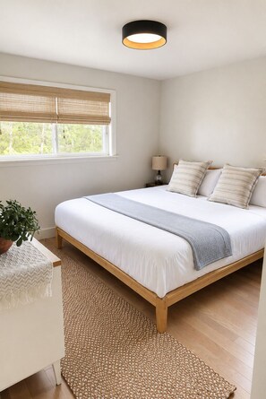 3 habitaciones, tabla de planchar con plancha, wifi y ropa de cama 