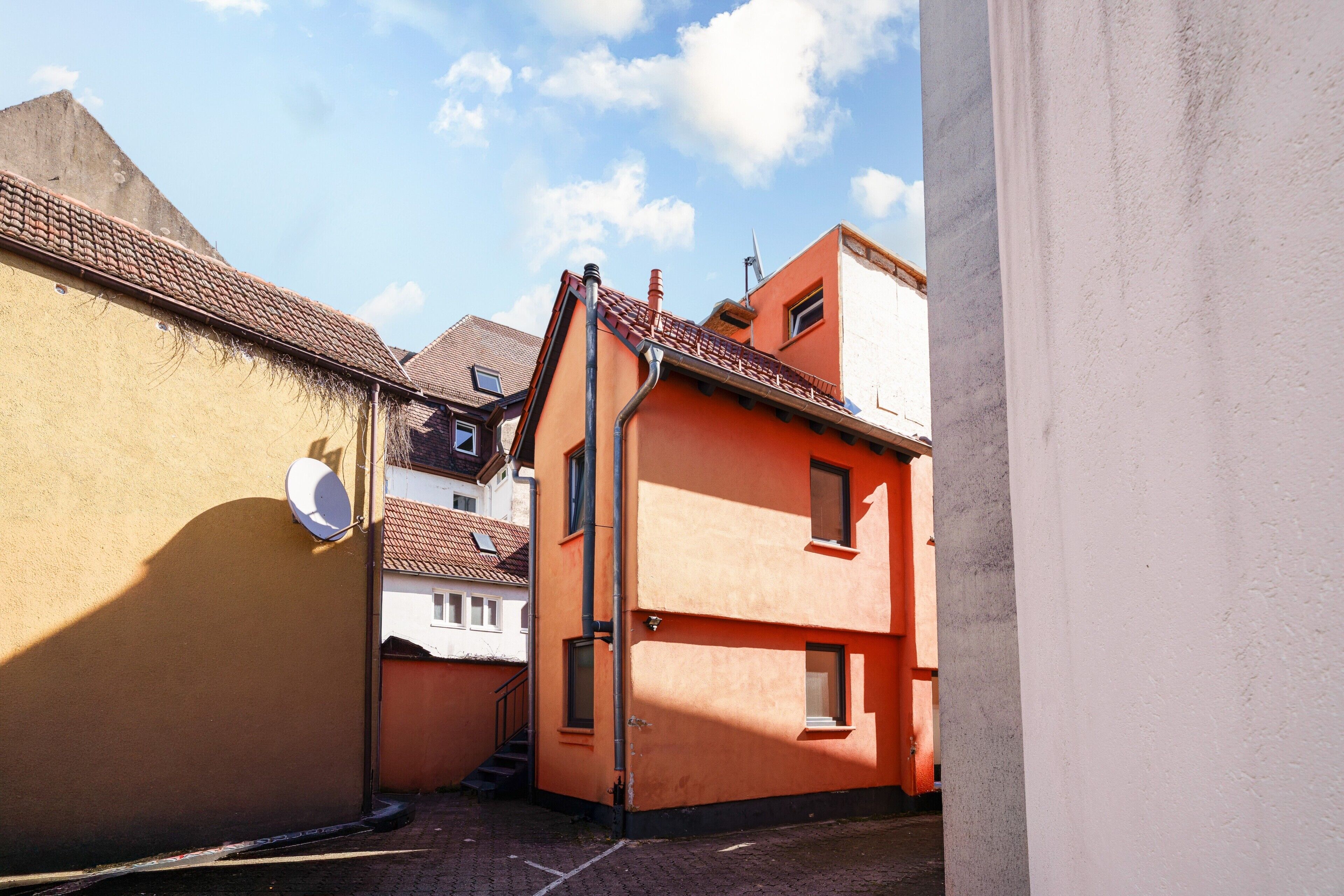 المنشأة من الخارج