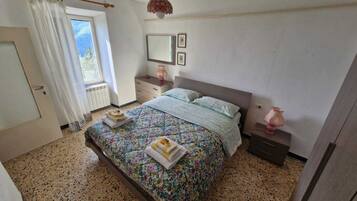 2 Schlafzimmer, Bügeleisen/Bügelbrett, Bettwäsche