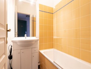 Apartment | Bathroom - Apartment in Grasse With Swimming Pool (Grasse)