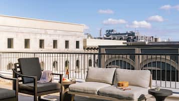 Apartamento luxo, 2 quartos, terraço | Vista do quarto