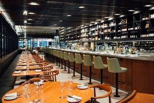2 restaurantes; se sirve almuerzo, cena y brunch