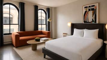 Standard Studio, 1 Queen Bed | Premium bedding, memory-foam beds, laptop workspace, iron/ironing board