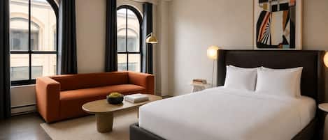 Standard Studio, 1 Queen Bed | Premium bedding, memory-foam beds, laptop workspace, iron/ironing board