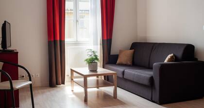 Dinan Stay With Free Parking