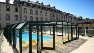 Apartment | Pool | Outdoor pool, a heated pool