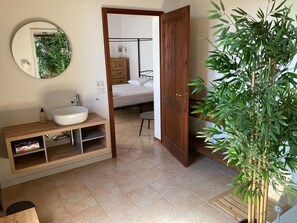5 camere, ferro/asse da stiro, Wi-Fi, lenzuola