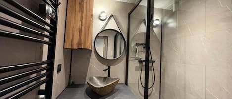 Douche, séchoir à cheveux