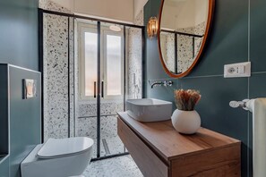 Bathroom - Bright Design Apartment near Vatican – Balcony & AC (Roma)