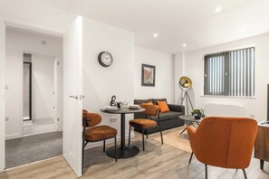 Interior - Lovely 1 Bedroom Apartment in Leeds w WiFi (Leeds)