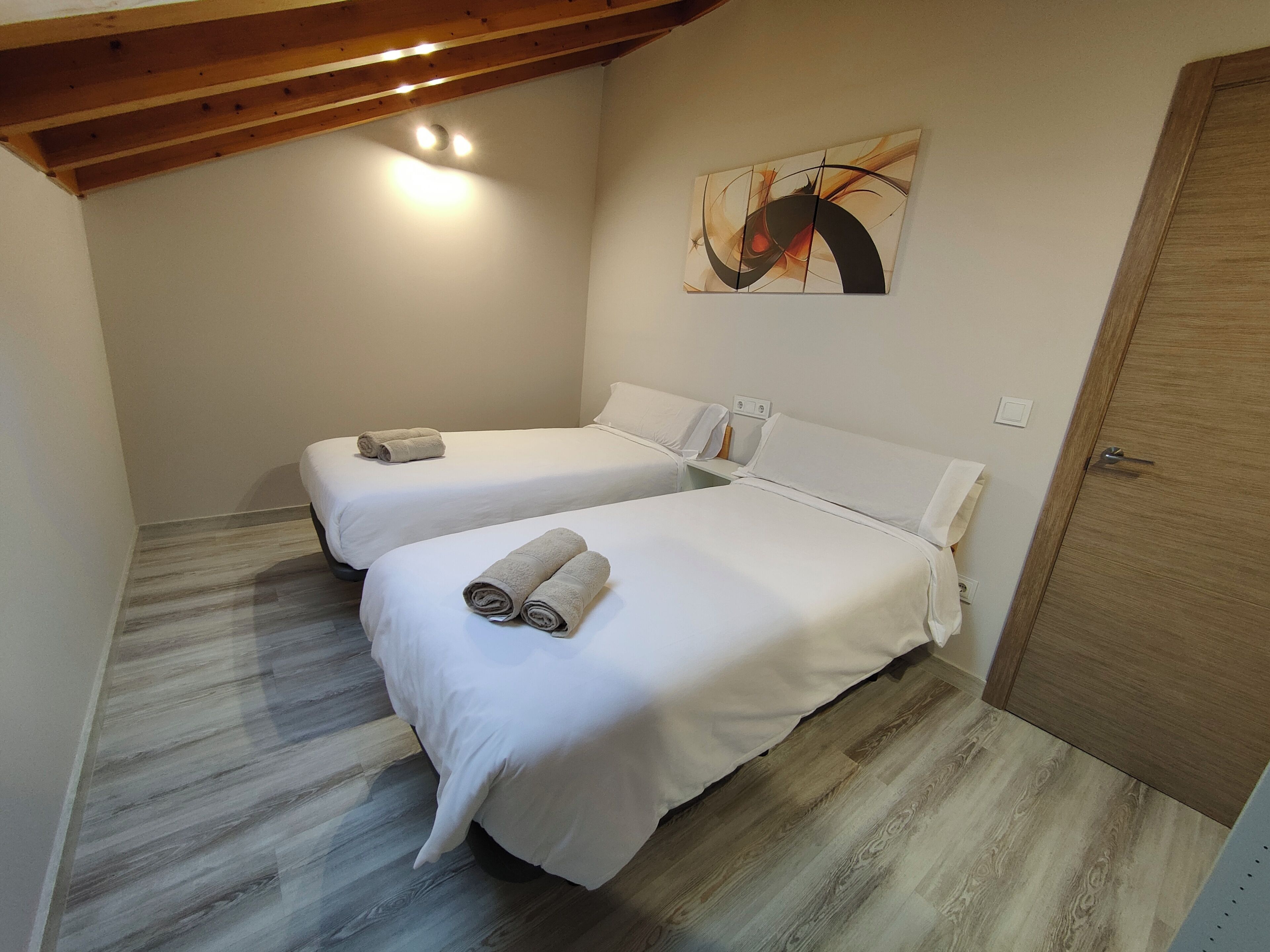 Comfort Apartment, 2 Bedrooms, Non Smoking, Tower | Ruang kerja komputer riba, Wi-fi percuma 