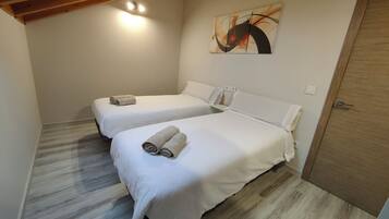 Comfort Apartment, 2 Bedrooms, Non Smoking, Tower | Ruang kerja komputer riba, Wi-fi percuma