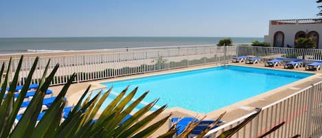 Apartment | Pool | Outdoor pool, a heated pool
