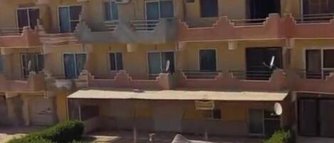 حمام سباحة