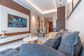 อพาร์ทเมนท์, 2 ห้องนอน, ระเบียง, วิวเมือง | บริเวณนั่งเล่น