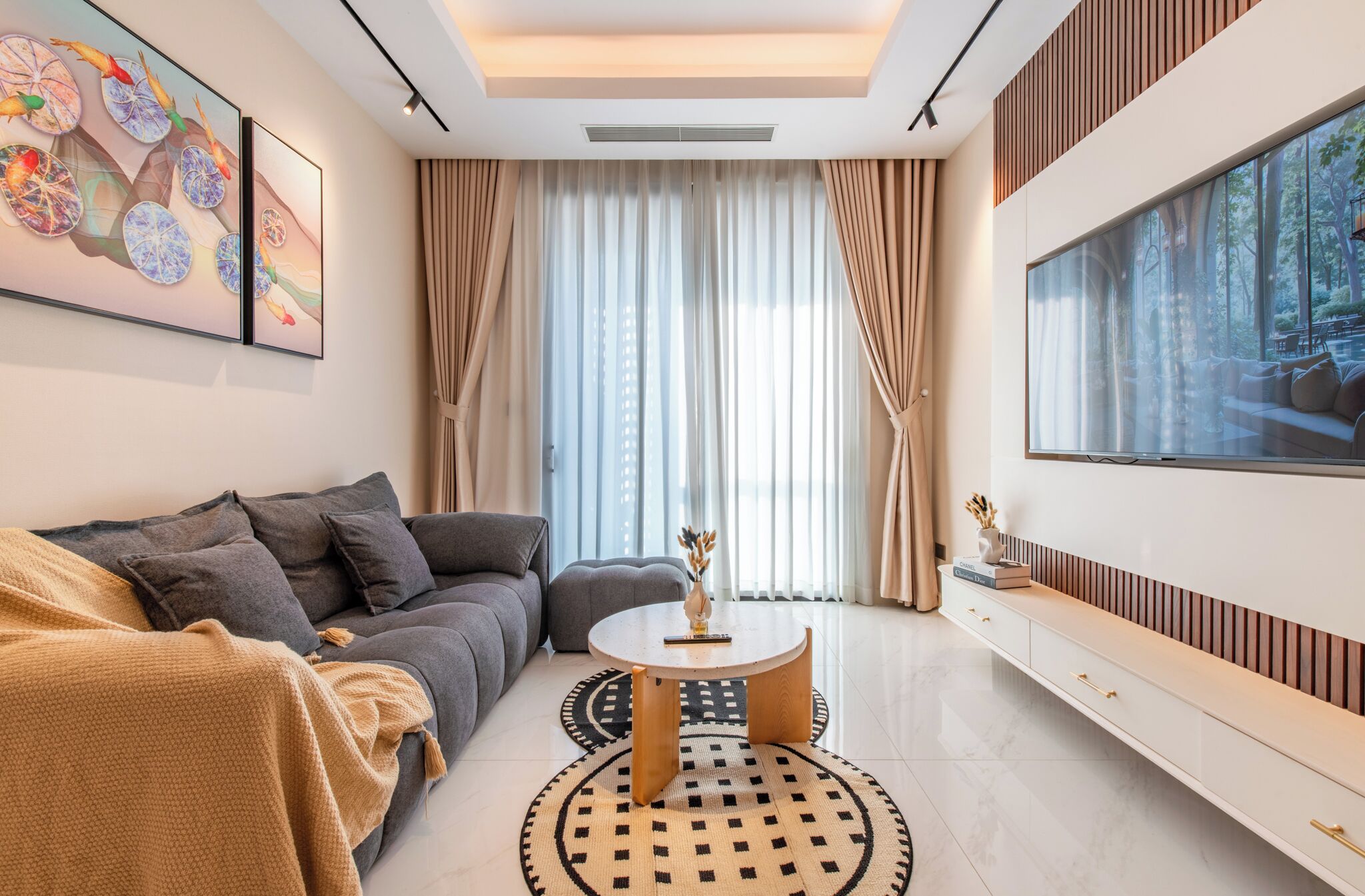 Apartment, 2 Bedrooms, Balcony, City View | Living area