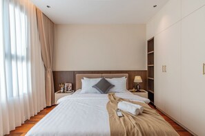 Appartement, 2 chambres, balcon, vue ville | Bureau, rideaux occultants, fer et planche à repasser, Wi-Fi gratuit