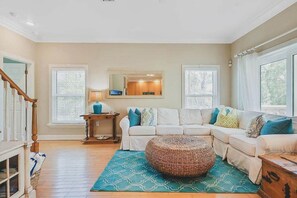 TV - Beach Escape, Family Home (Holmes Beach)