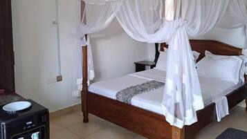 Deluxe Studio Suite | Individually decorated, individually furnished, free WiFi